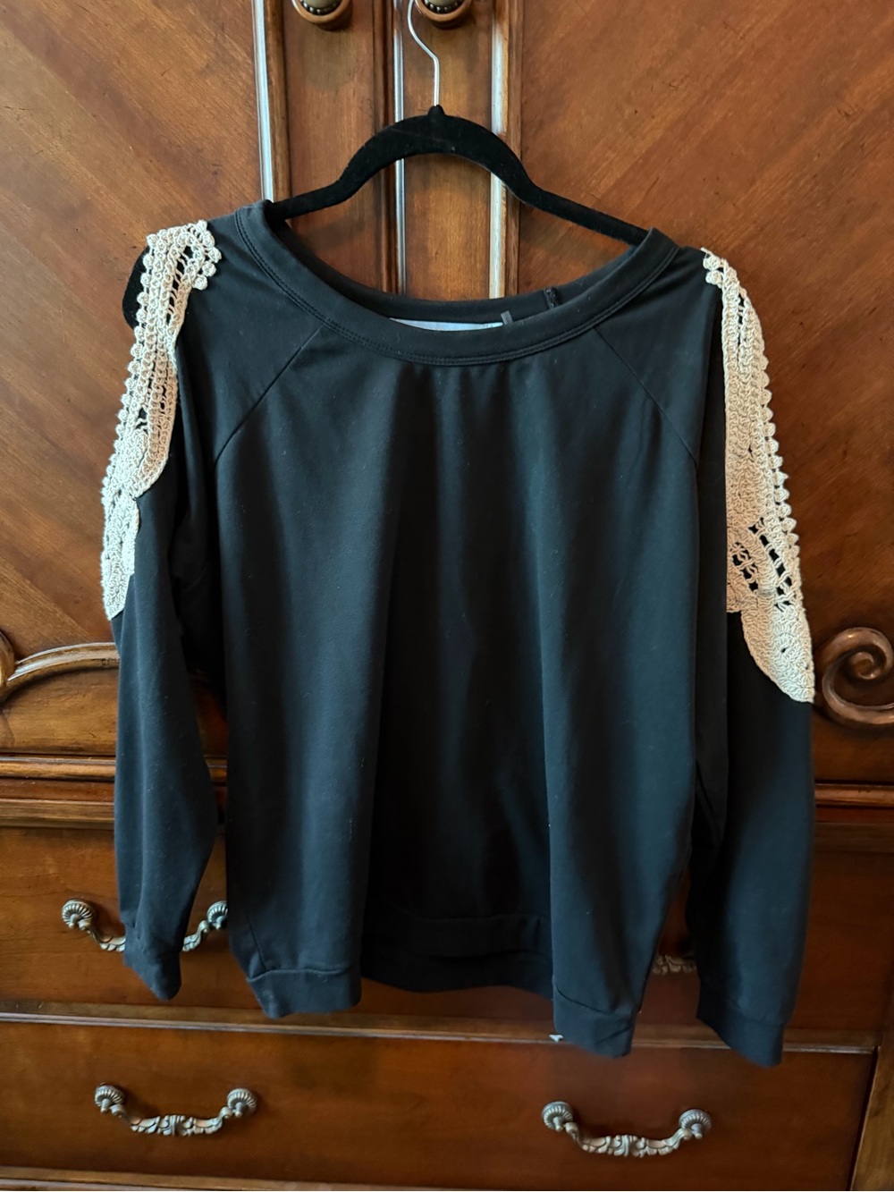 Michelle Nicole Black Cold-Shoulder Sweatshirt with Ivory Crochet Shoulders